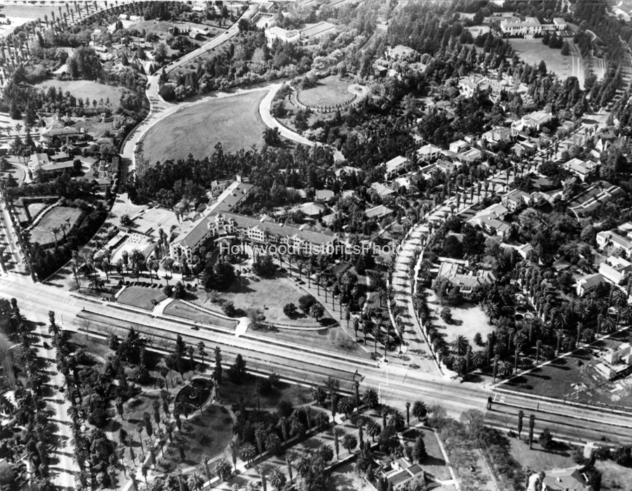 Beverly Hills Hotel 1940.jpg